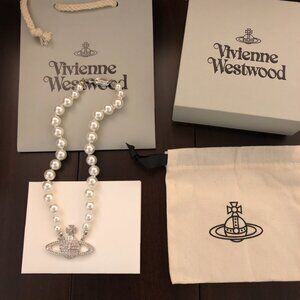 Brand New Vivienne Westwood  Pearl Bas Relief Choker in Silver